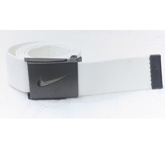 Nike Accessories - Nike Tech Essentials Belt Nike Accessories - Nike Tech Essentials Belt